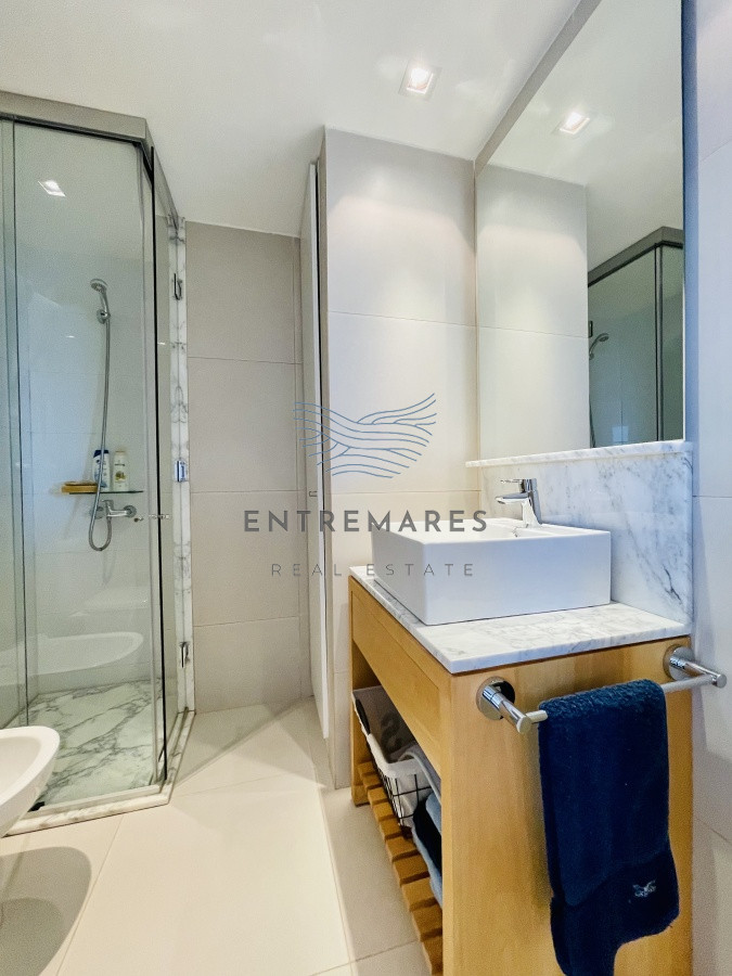 Apartamento ID.147 - Venta OPORTUNIDAD de exclusivo departamento de tres dormitorios y Parrillero en Punta Ballena