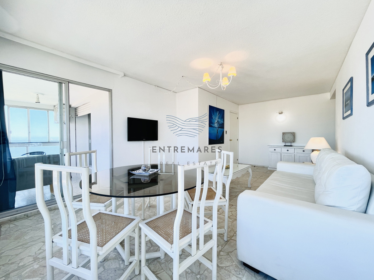 Apartamento ID.159 - Apartamento de 2 Dormitorios con Vista al Mar en Venta, Península de Punta del Este
