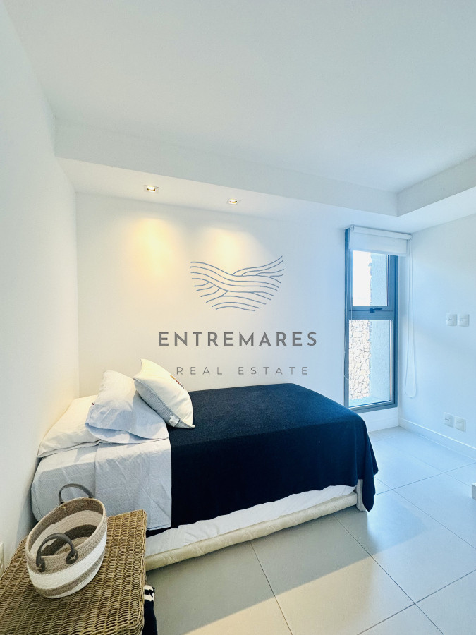 Apartamento ID.147 - Venta OPORTUNIDAD de exclusivo departamento de tres dormitorios y Parrillero en Punta Ballena