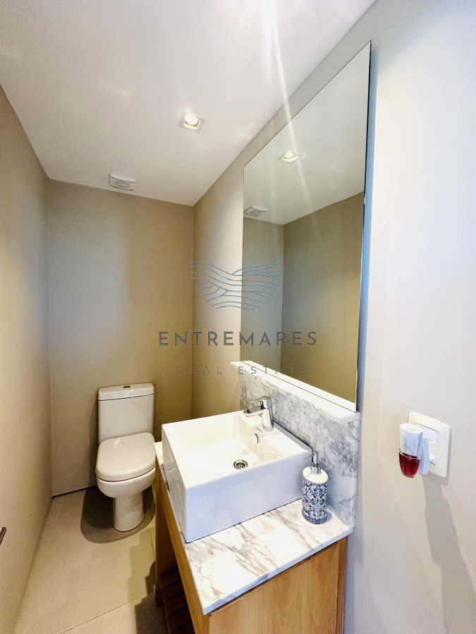 Apartamento ID.147 - Venta OPORTUNIDAD de exclusivo departamento de tres dormitorios y Parrillero en Punta Ballena