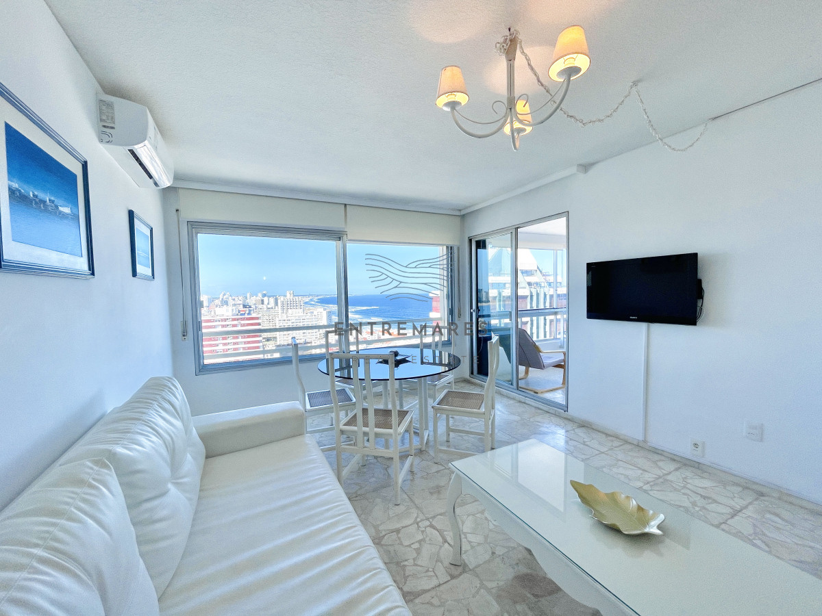 Apartamento ID.159 - Apartamento de 2 Dormitorios con Vista al Mar en Venta, Península de Punta del Este
