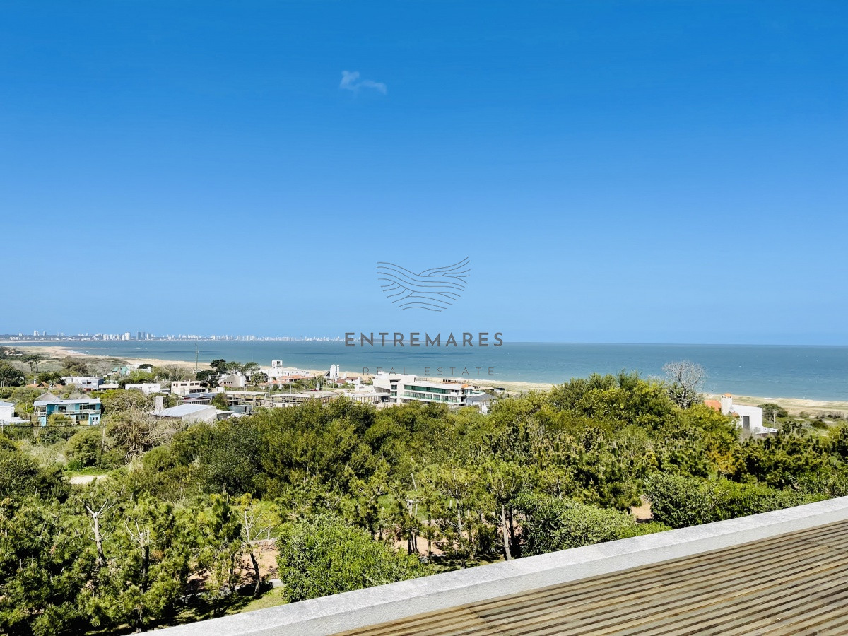 Apartamento ID.147 - Venta OPORTUNIDAD de exclusivo departamento de tres dormitorios y Parrillero en Punta Ballena