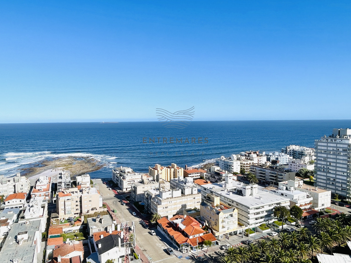 Apartamento ID.159 - Apartamento de 2 Dormitorios con Vista al Mar en Venta, Península de Punta del Este