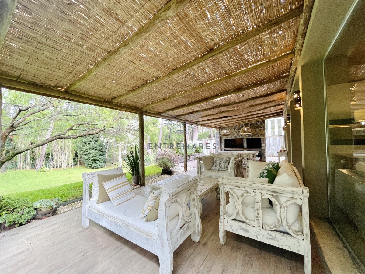Casa ID.94 - Moderna casa de 4 Dormitorios en barrio privado, Playa Brava, Punta del Este - En Venta y Alquiler