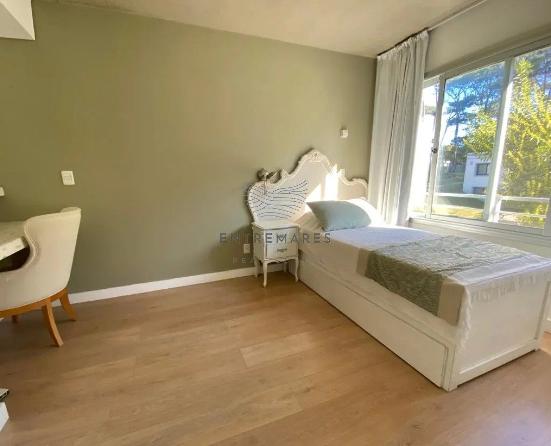 Casa ID.94 - Moderna casa de 4 Dormitorios en barrio privado, Playa Brava, Punta del Este - En Venta y Alquiler