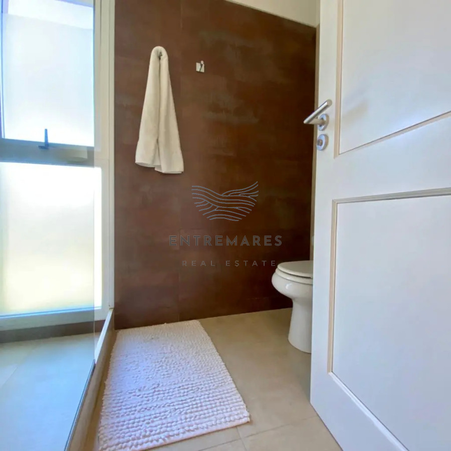 Casa ID.94 - Moderna casa de 4 Dormitorios en barrio privado, Playa Brava, Punta del Este - En Venta y Alquiler
