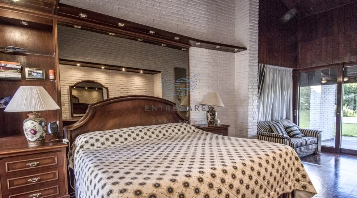Casa ID.98 - Excelente Casa de 4 Dormitorios en Playa Mansa, Ideal para vivir todo el año