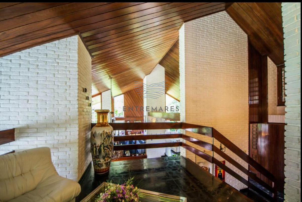Casa ID.98 - Excelente Casa de 4 Dormitorios en Playa Mansa, Ideal para vivir todo el año