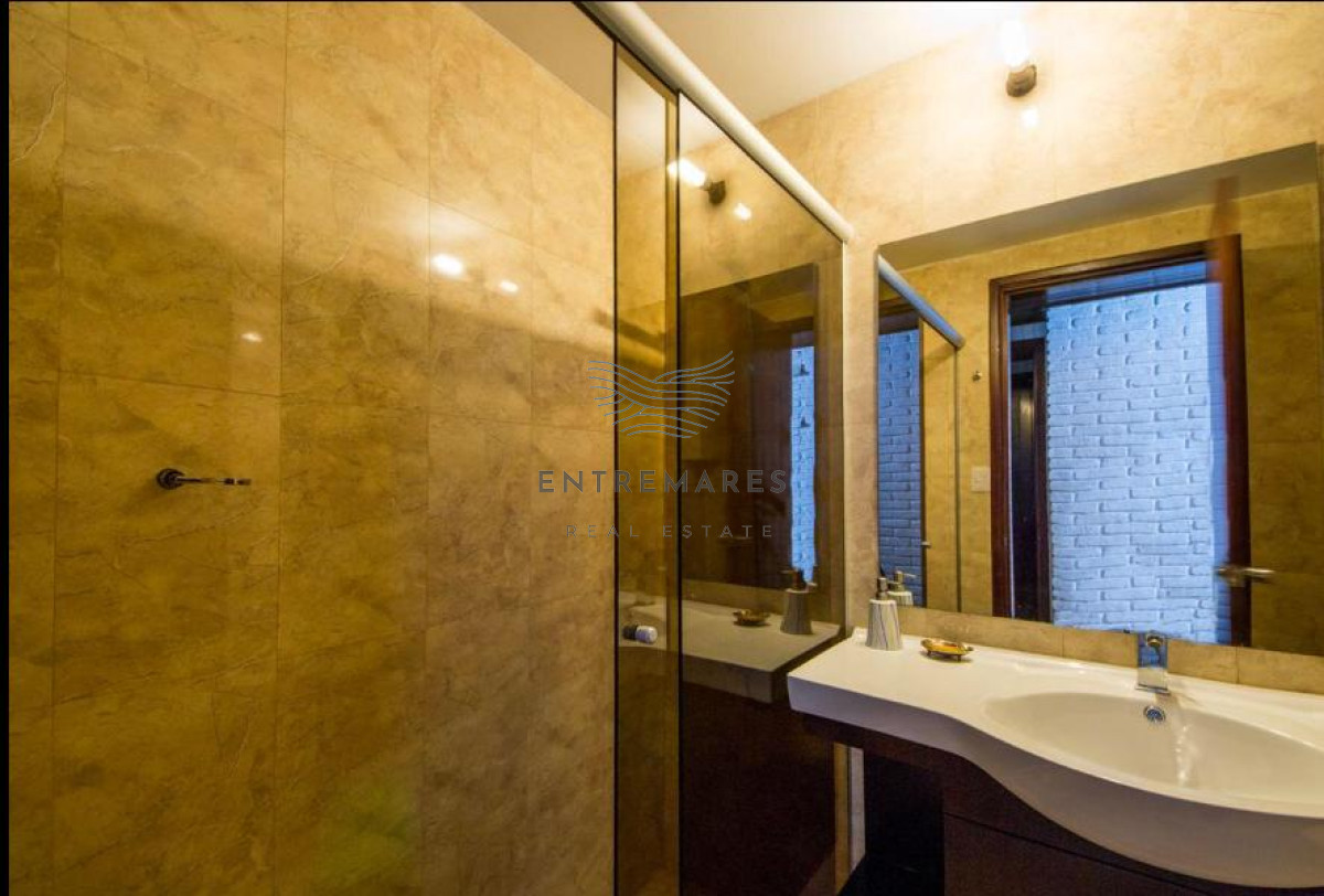 Casa ID.98 - Excelente Casa de 4 Dormitorios en Playa Mansa, Ideal para vivir todo el año