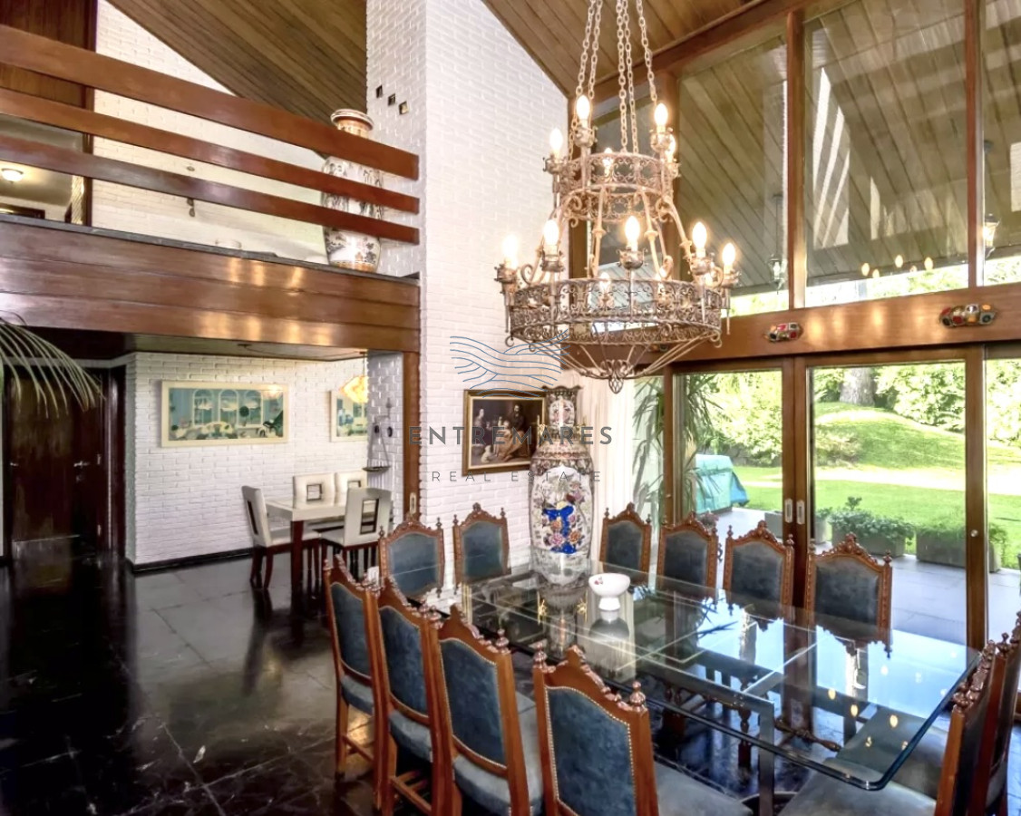 Casa ID.98 - Excelente Casa de 4 Dormitorios en Playa Mansa, Ideal para vivir todo el año