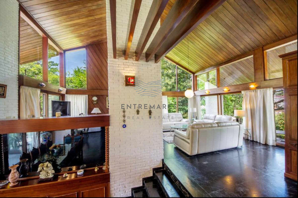 Casa ID.98 - Excelente Casa de 4 Dormitorios en Playa Mansa, Ideal para vivir todo el año