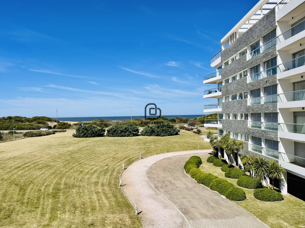 Apartamento ID.1334 - Alquiler temporario , 2 Dormitorios en edificio Silente Playa Brava