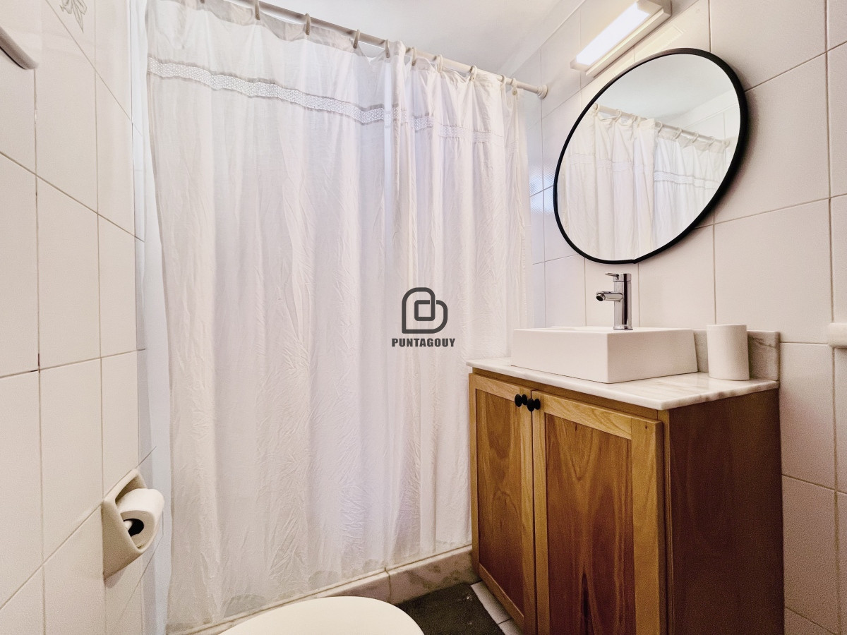 Apartamento ID.1329 - Venta , Apartamento de 2 Dormitorios en playa El Emir