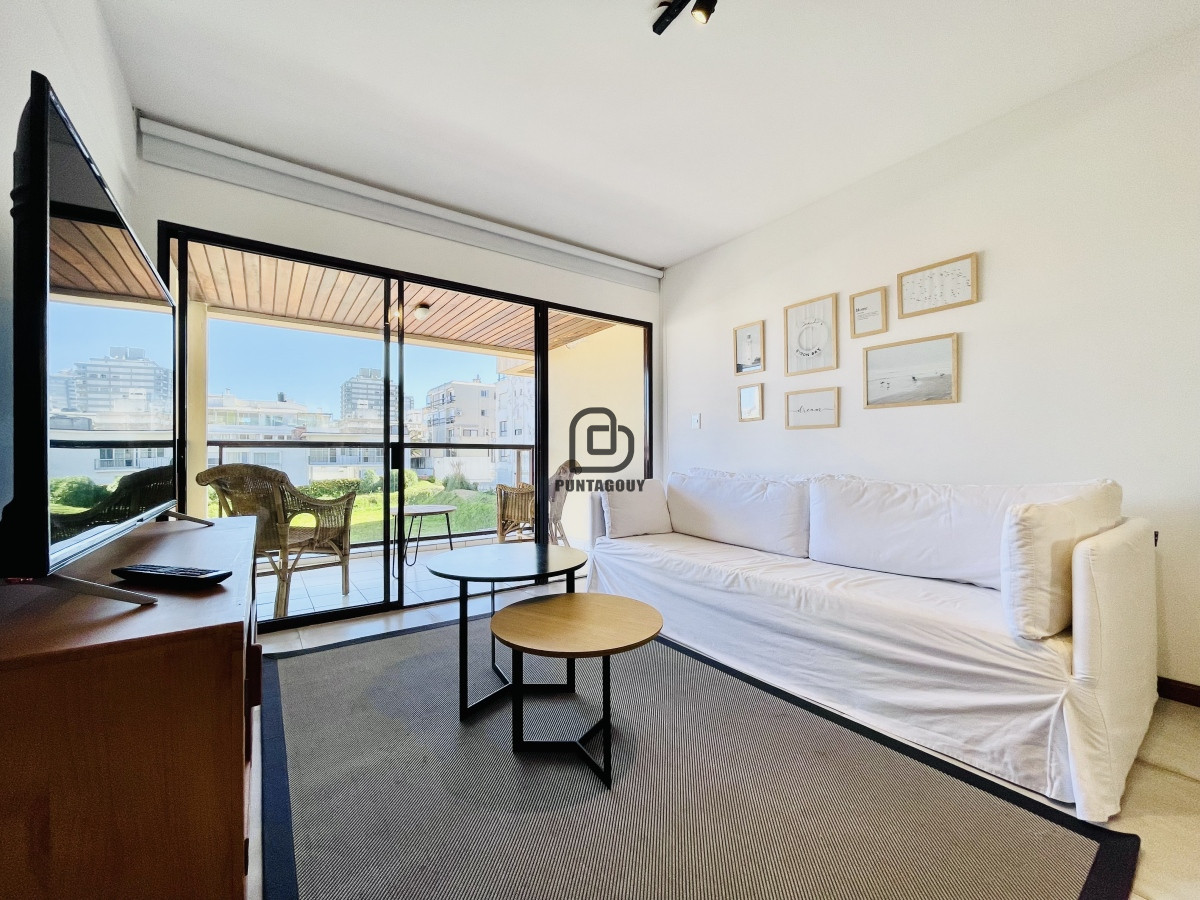 Apartamento ID.1329 - Venta , Apartamento de 2 Dormitorios en playa El Emir
