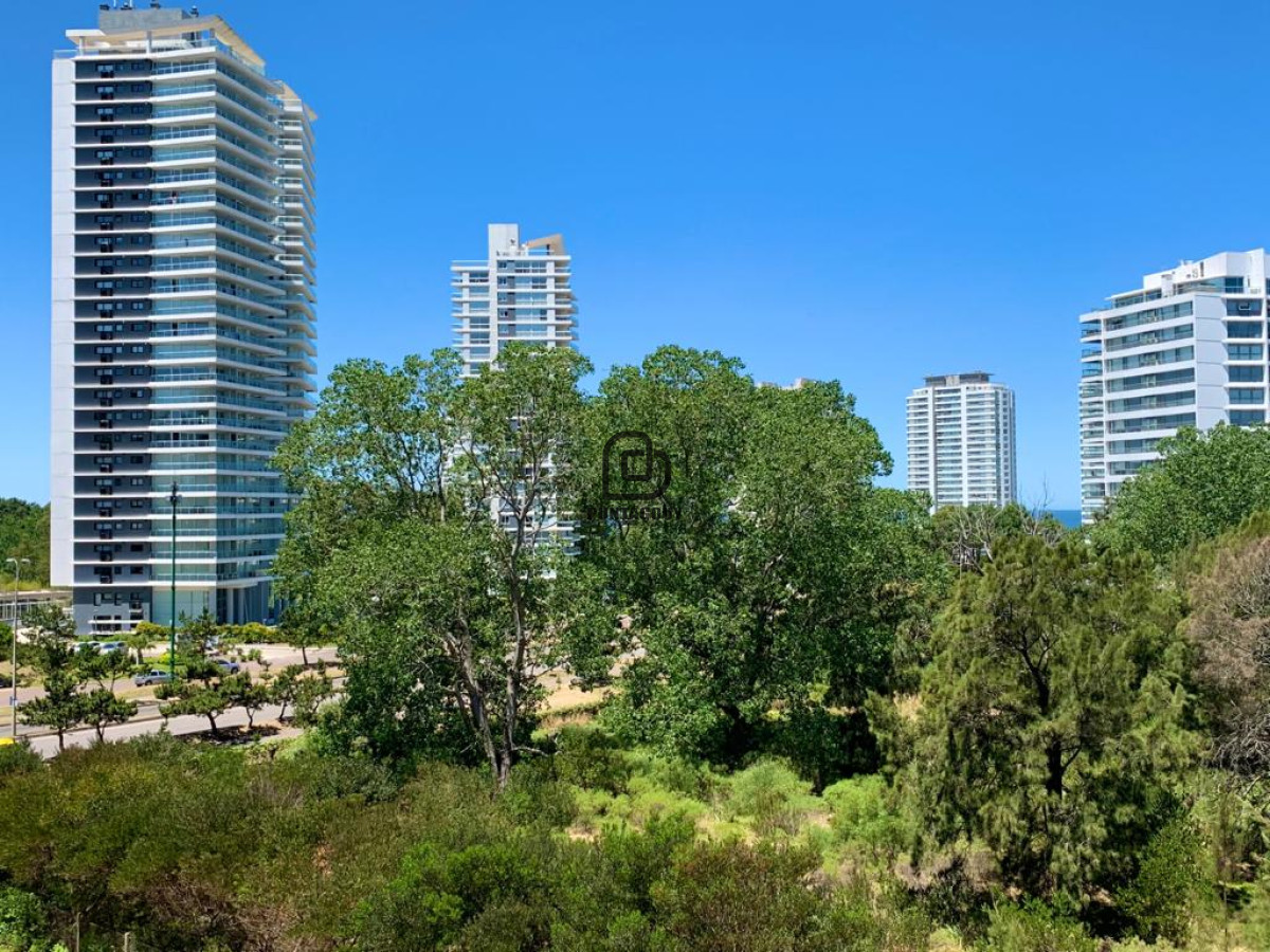 Apartamento ID.1796 - Excelente Apartamento de 2 Dormitorios en Ocean Drive, Punta del Este