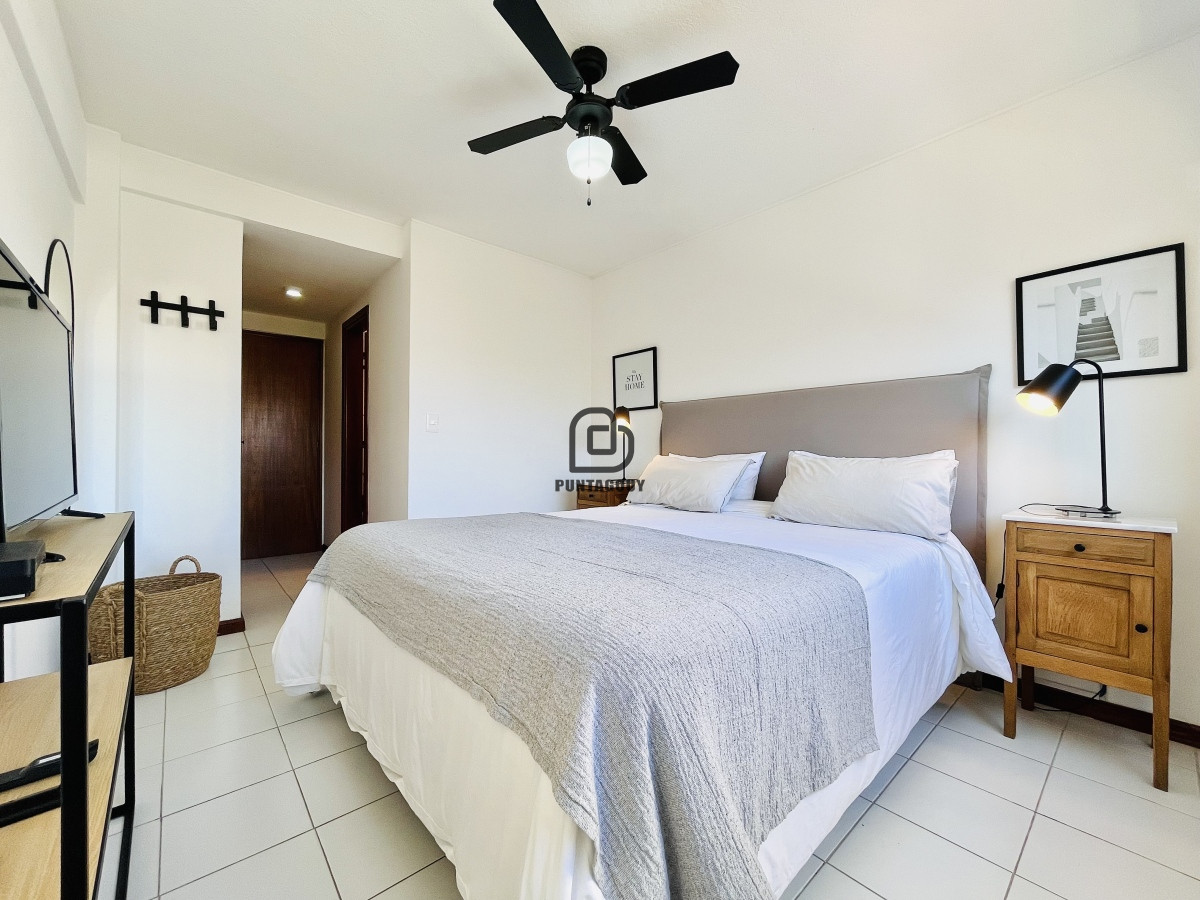 Apartamento ID.1329 - Venta , Apartamento de 2 Dormitorios en playa El Emir