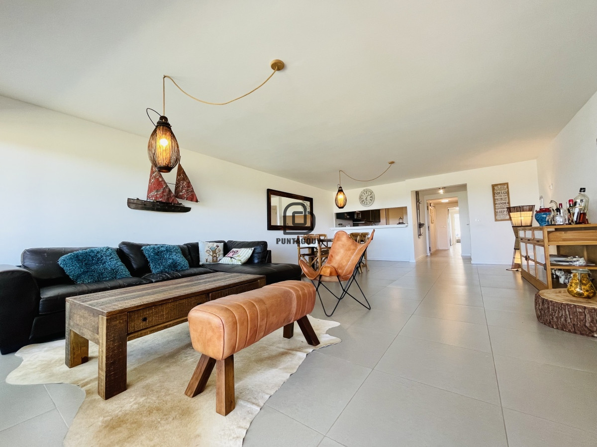 Apartamento ID.1334 - Alquiler temporario , 2 Dormitorios en edificio Silente Playa Brava