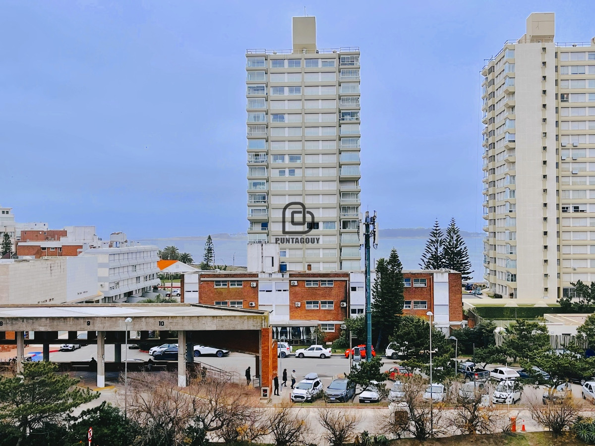 Apartamento ID.1403 - Apartamento de 2 Dormitorios Frente a Los Dedos, Playa Brava Punta del Este