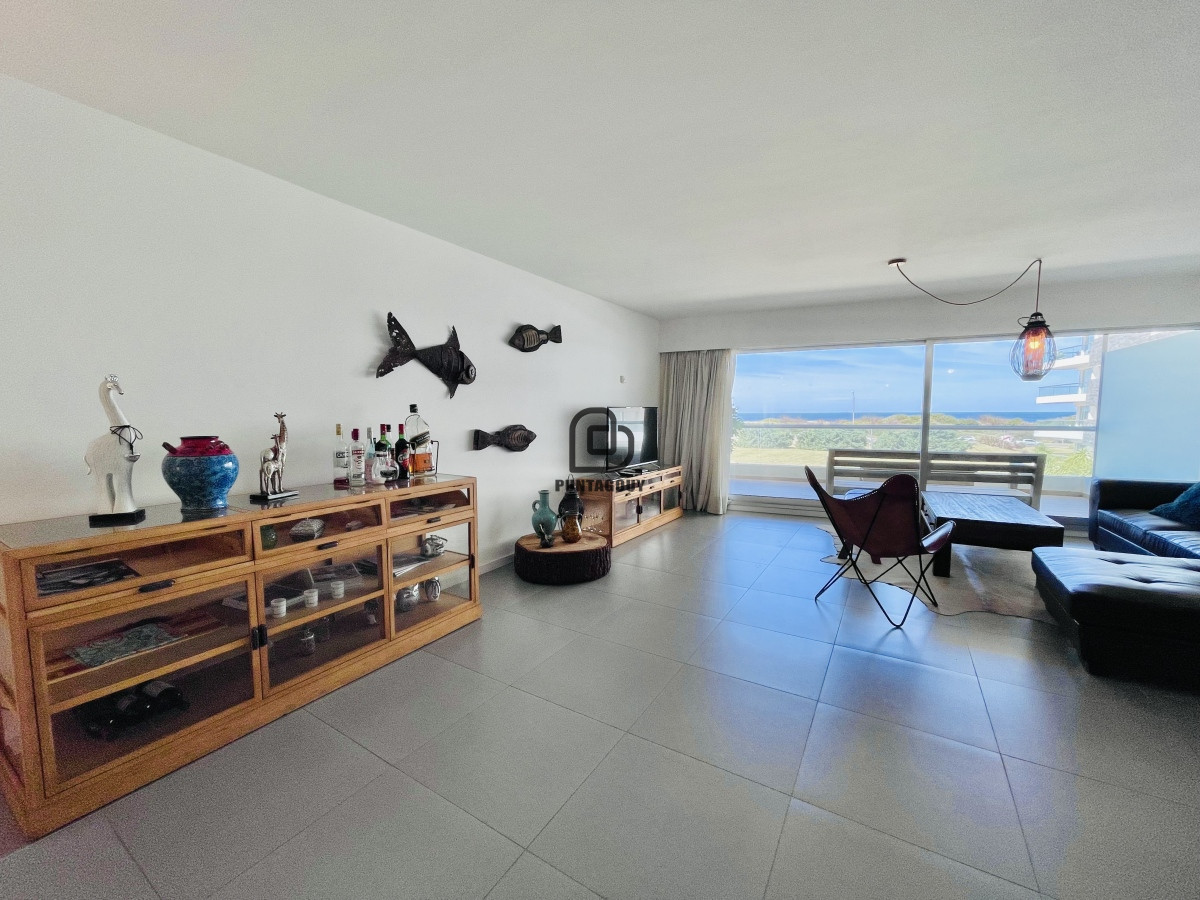 Apartamento ID.1334 - Alquiler temporario , 2 Dormitorios en edificio Silente Playa Brava