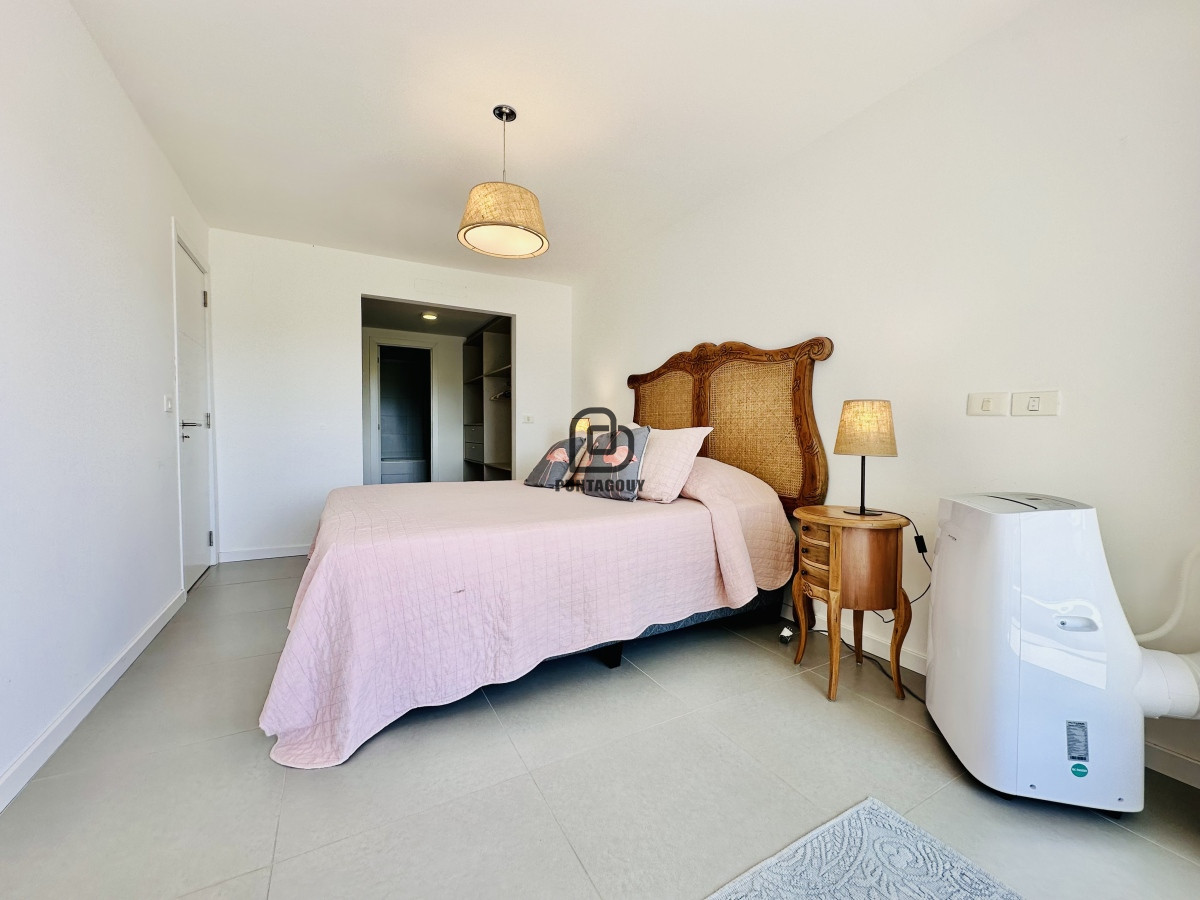 Apartamento ID.1334 - Alquiler temporario , 2 Dormitorios en edificio Silente Playa Brava