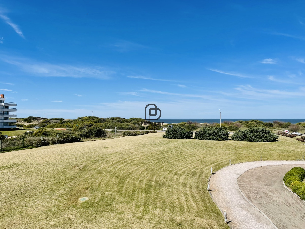 Apartamento ID.1334 - Alquiler temporario , 2 Dormitorios en edificio Silente Playa Brava