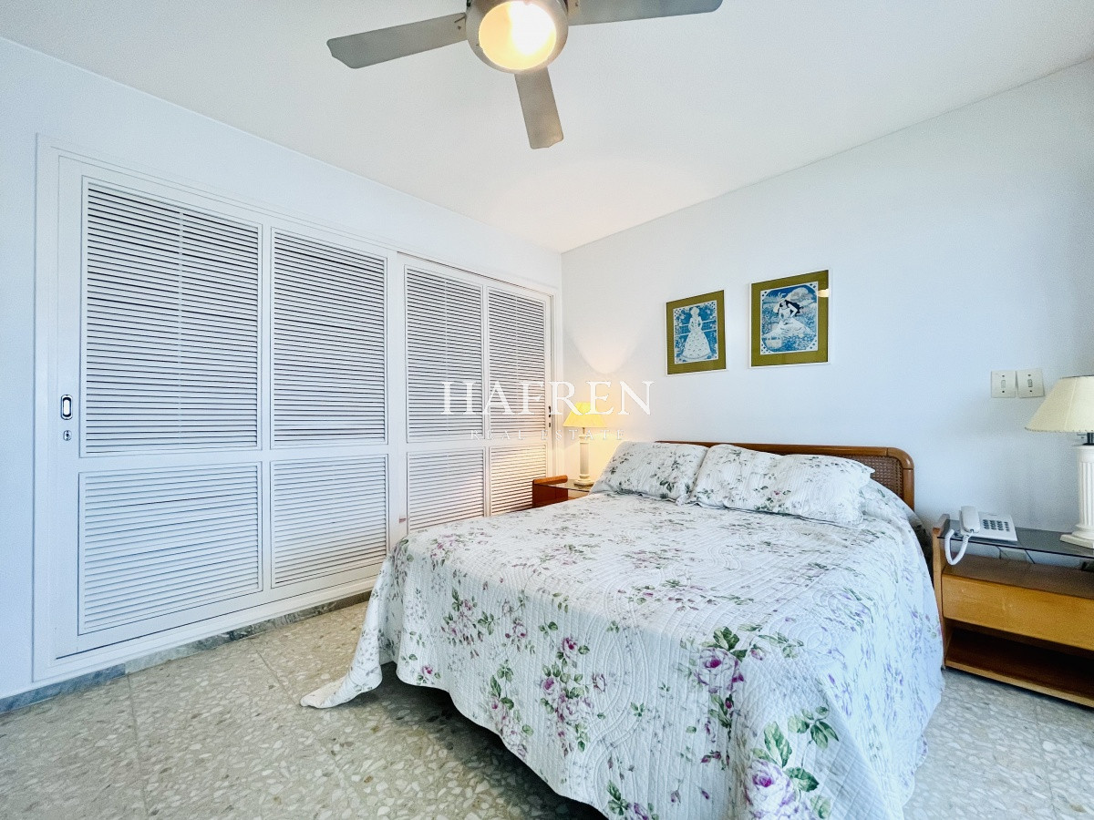 Apartamento ID.42 - Apartamento de 2 Dormitorios Frente al Mar, con Vista - Playa Mansa, Venta