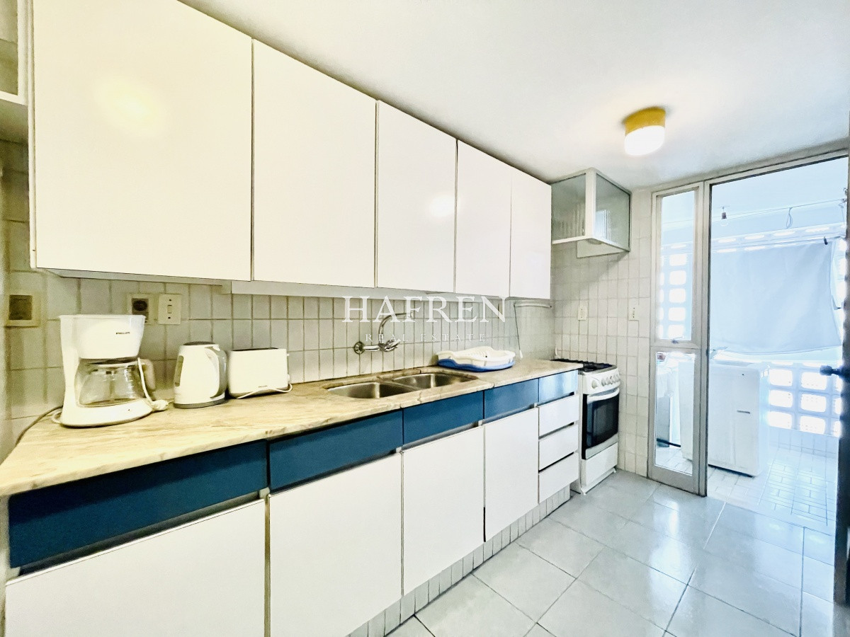Apartamento ID.42 - Apartamento de 2 Dormitorios Frente al Mar, con Vista - Playa Mansa, Venta