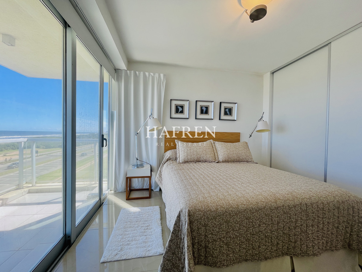 Apartamento ID.217 - Penthouse de 3 Dormitorios en Primera Línea del Mar, Playa Brava Punta del Este