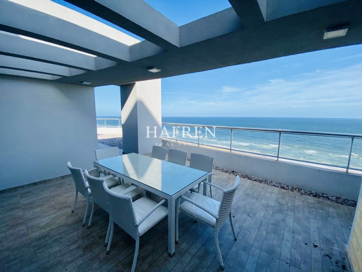 Apartamento ID.219 - Venta de amplio penthouse con 4 dormitorios más dependencia, torre premium de Playa Brava, Punta del Este