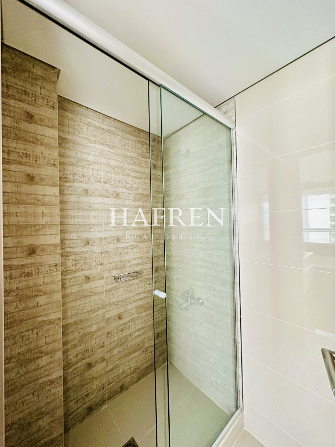 Apartamento ID.219 - Venta de amplio penthouse con 4 dormitorios más dependencia, torre premium de Playa Brava, Punta del Este