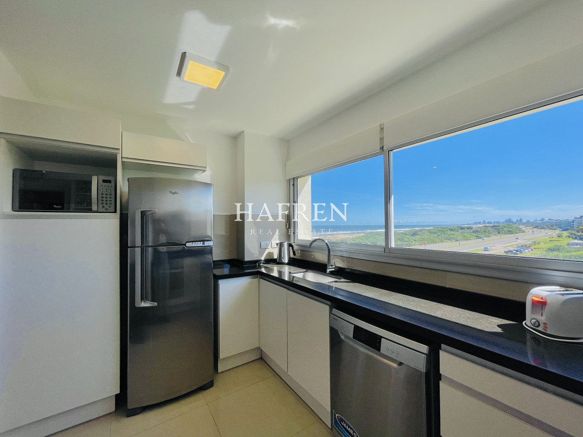 Apartamento ID.217 - Penthouse de 3 Dormitorios en Primera Línea del Mar, Playa Brava Punta del Este