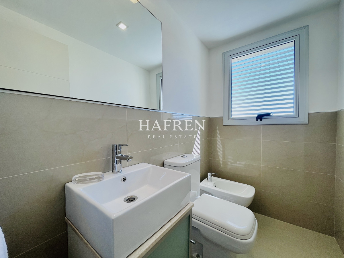 Apartamento ID.217 - Penthouse de 3 Dormitorios en Primera Línea del Mar, Playa Brava Punta del Este