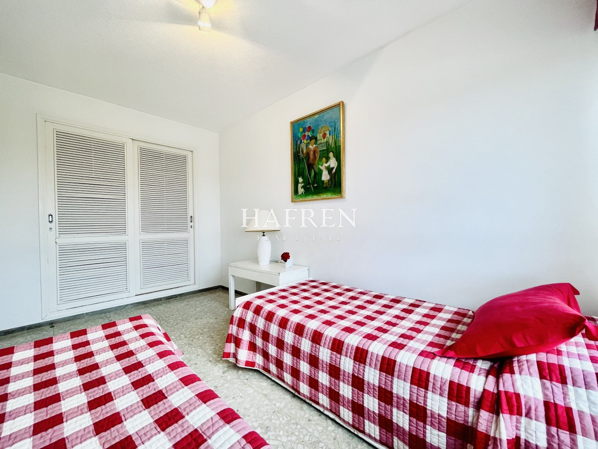 Apartamento ID.42 - Apartamento de 2 Dormitorios Frente al Mar, con Vista - Playa Mansa, Venta