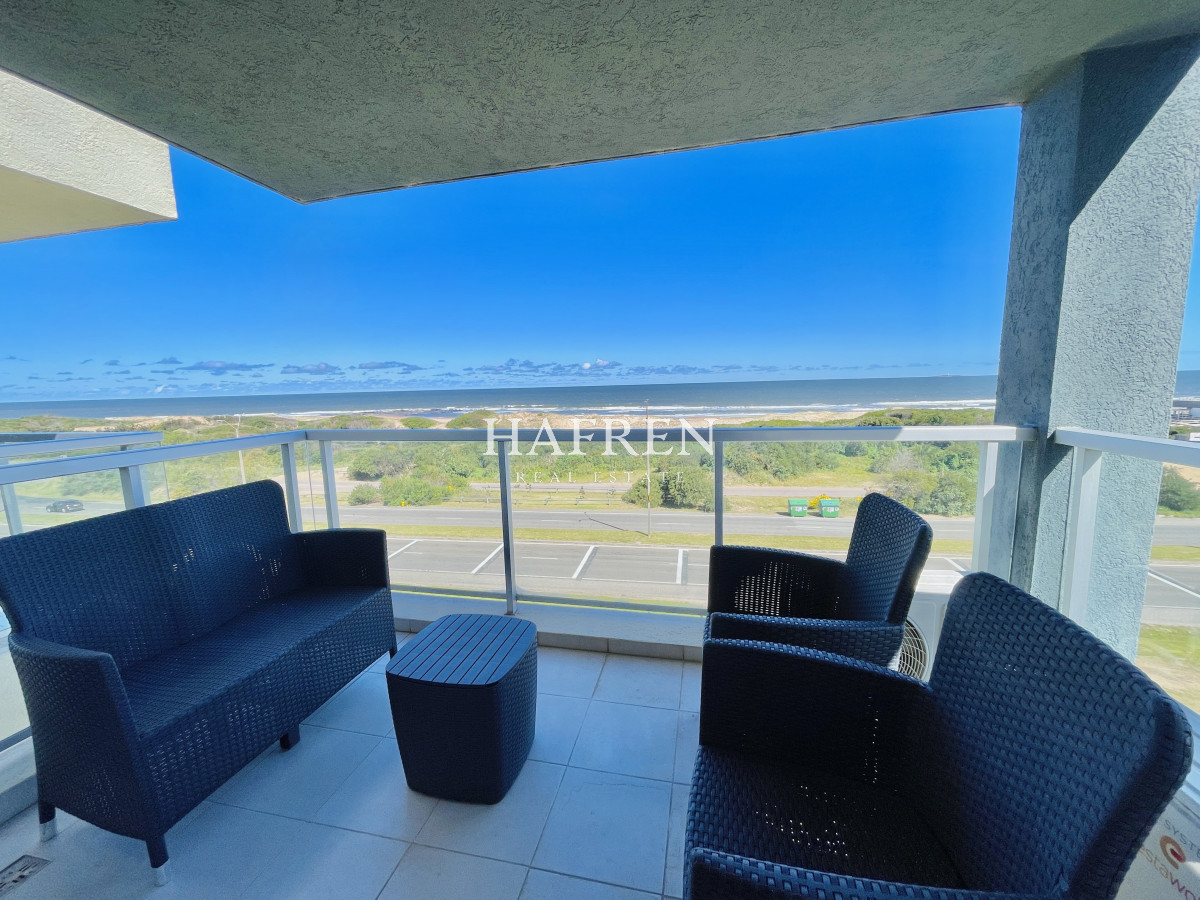 Apartamento ID.217 - Penthouse de 3 Dormitorios en Primera Línea del Mar, Playa Brava Punta del Este