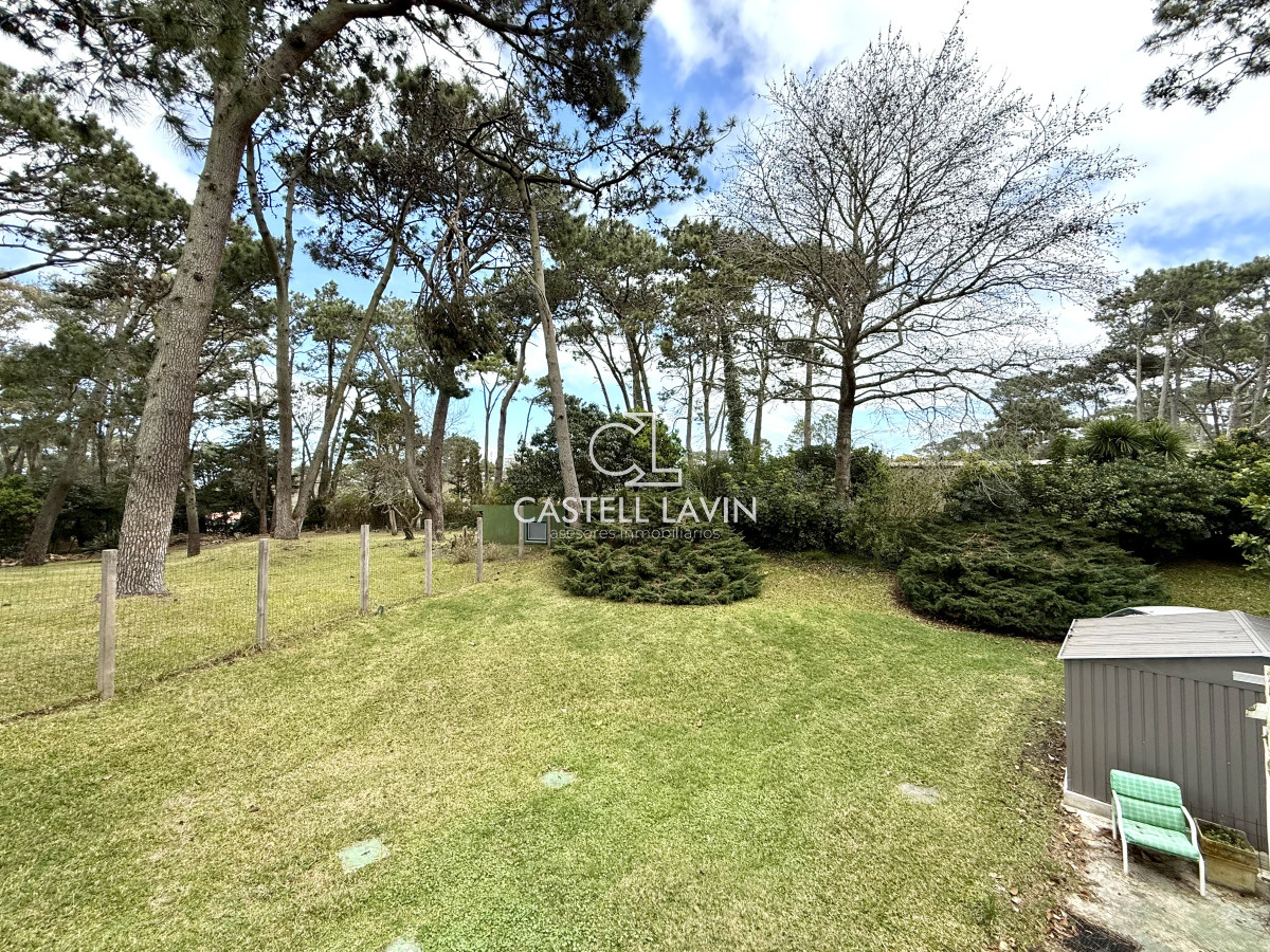 Casa ID.726 - Alquiler Temporal Casa  4 Dormitorios suites más dependencia en 4500 m2 piscina y parrillero  San Rafael Punta del Este
