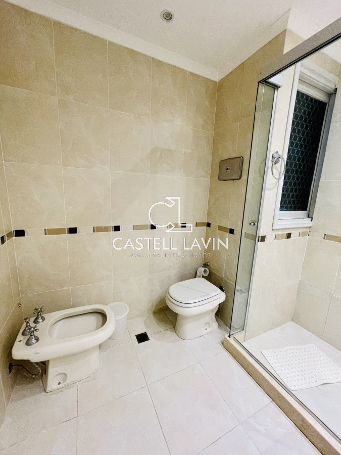 Casa ID.1095 - Alquiler Anual de sólida y amplia casa de 5dormitorios más dependencia de servicio y piscina, Lugano, Punta del Este