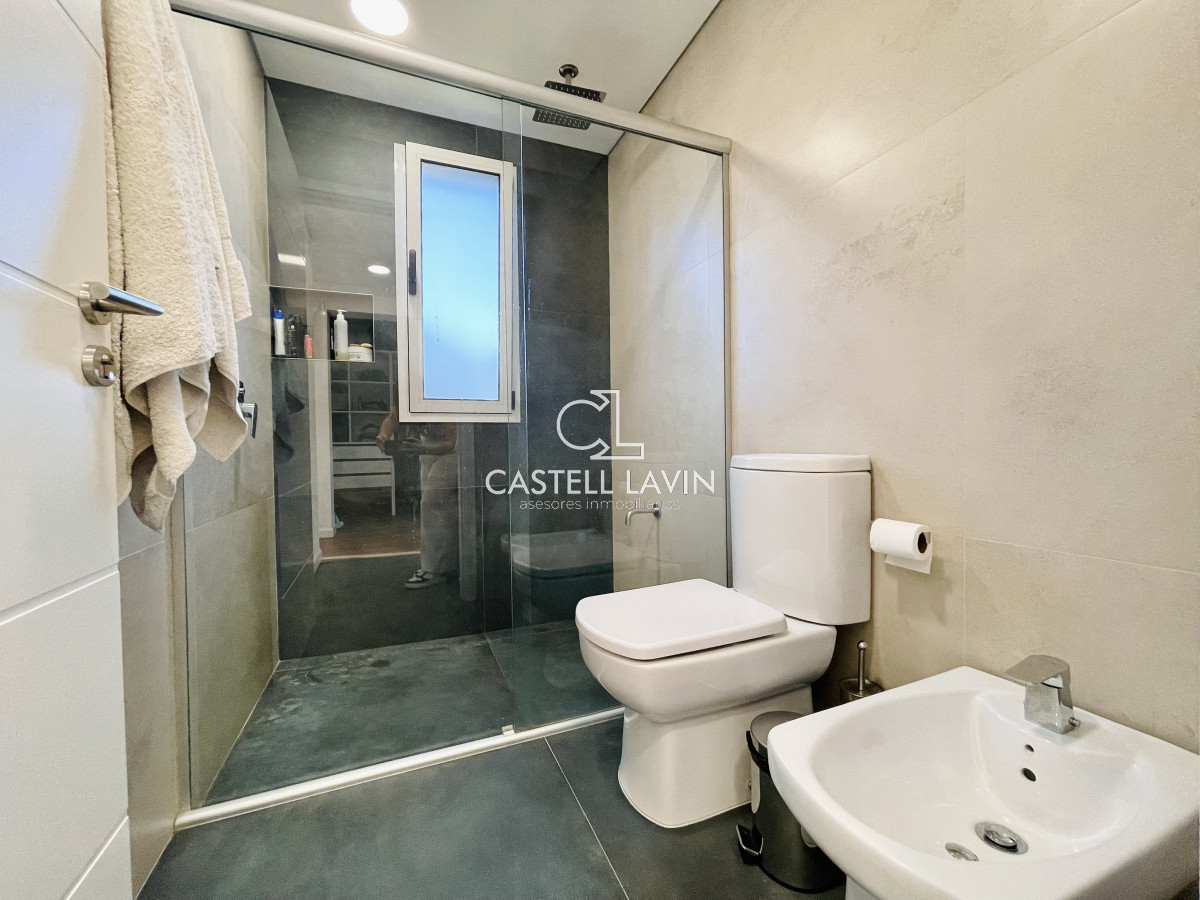 Casa ID.174 - Alquiler Temporal Moderna Casa de 4 Dormitorios, Piscina Climatizada y Parrillero en Punta Ballena, Barrio Semi Privado