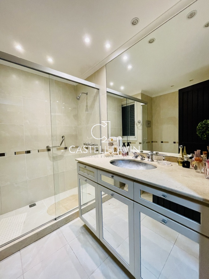 Casa ID.1095 - Alquiler Anual de sólida y amplia casa de 5dormitorios más dependencia de servicio y piscina, Lugano, Punta del Este