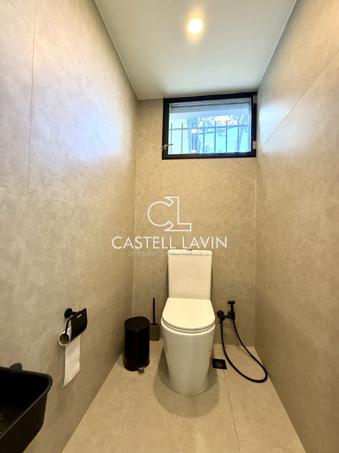 Casa ID.726 - Alquiler Temporal Casa  4 Dormitorios suites más dependencia en 4500 m2 piscina y parrillero  San Rafael Punta del Este