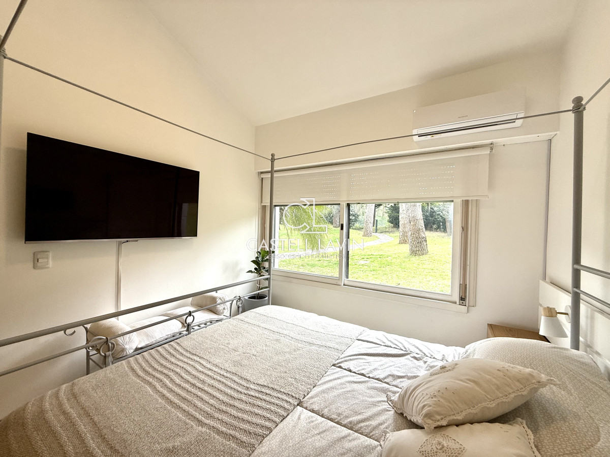 Casa ID.726 - Alquiler Temporal Casa  4 Dormitorios suites más dependencia en 4500 m2 piscina y parrillero  San Rafael Punta del Este