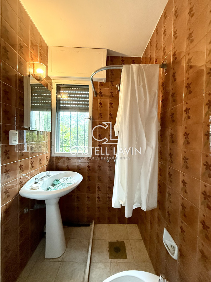 Casa ID.726 - Alquiler Temporal Casa  4 Dormitorios suites más dependencia en 4500 m2 piscina y parrillero  San Rafael Punta del Este