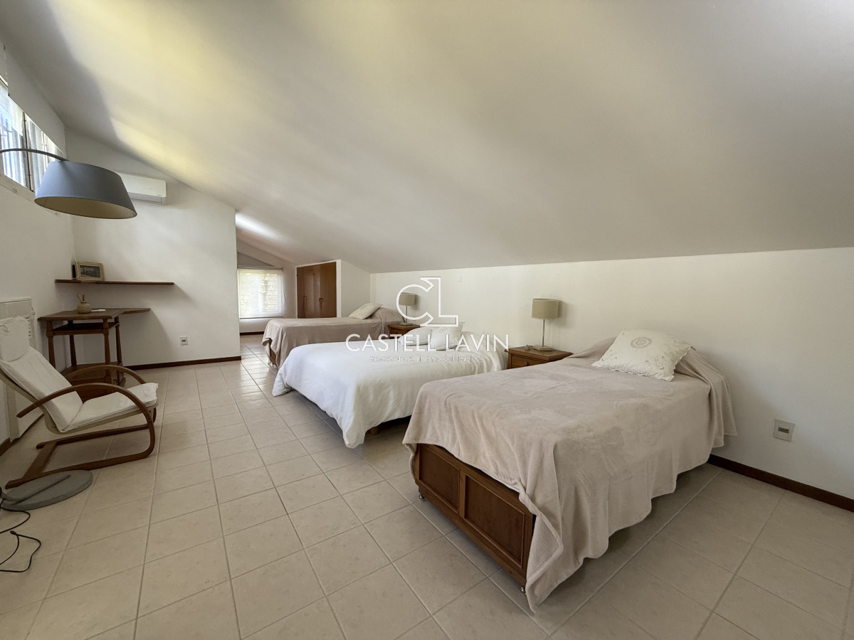 Casa ID.726 - Alquiler Temporal Casa  4 Dormitorios suites más dependencia en 4500 m2 piscina y parrillero  San Rafael Punta del Este