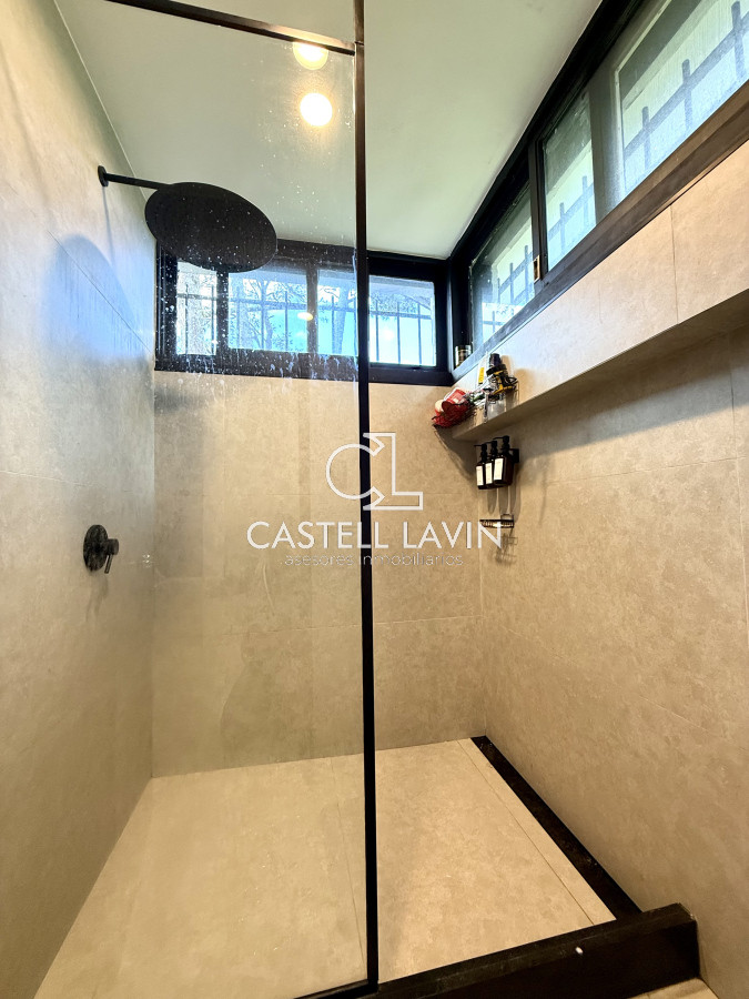 Casa ID.726 - Alquiler Temporal Casa  4 Dormitorios suites más dependencia en 4500 m2 piscina y parrillero  San Rafael Punta del Este