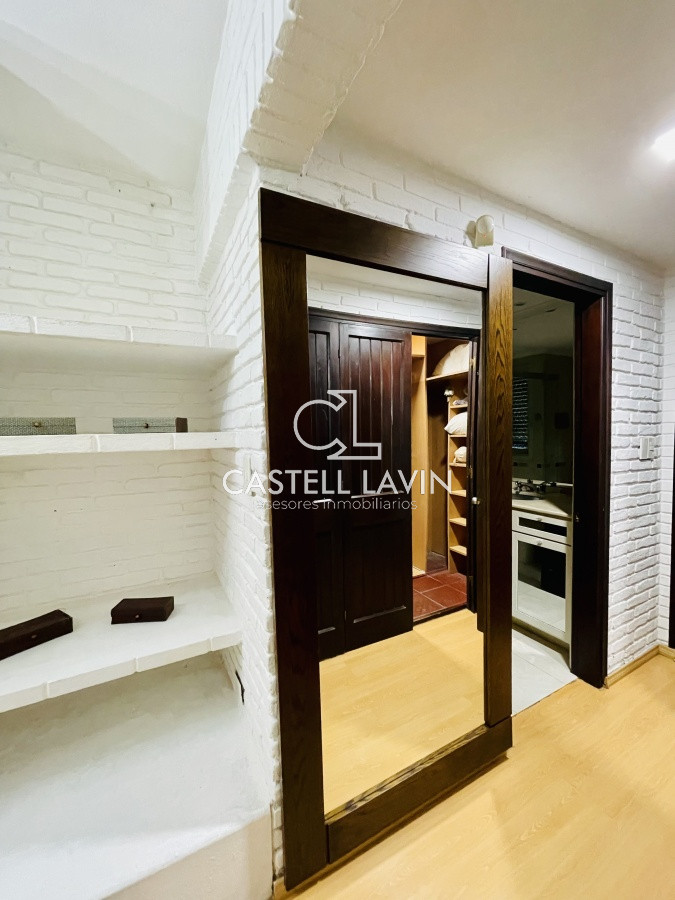 Casa ID.1095 - Alquiler Anual de sólida y amplia casa de 5dormitorios más dependencia de servicio y piscina, Lugano, Punta del Este