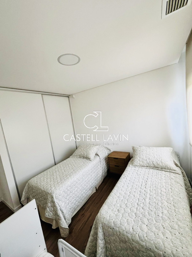 Casa ID.174 - Alquiler Temporal Moderna Casa de 4 Dormitorios, Piscina Climatizada y Parrillero en Punta Ballena, Barrio Semi Privado