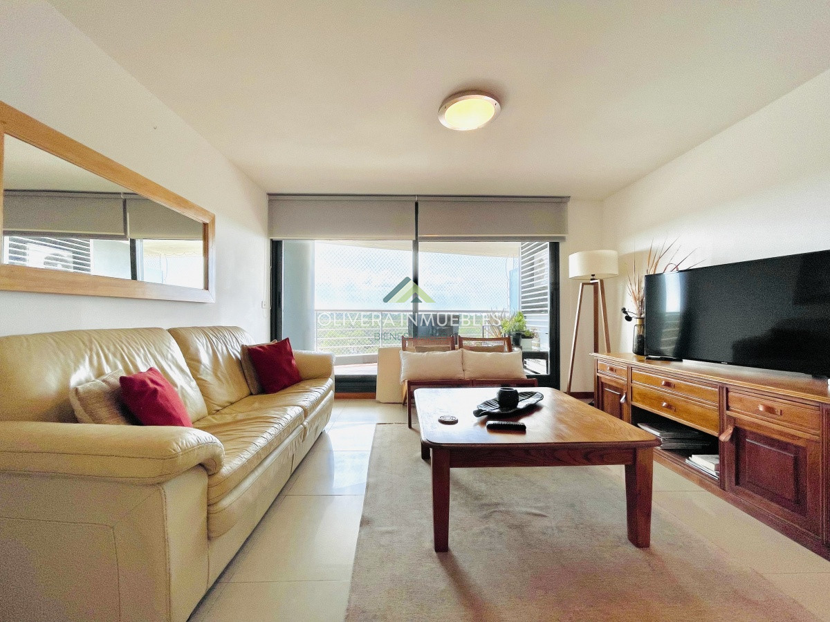 Apartamento ID.9874 - Excelente Apartamento de 2 Dormitorios en Alquiler - Punta del Este