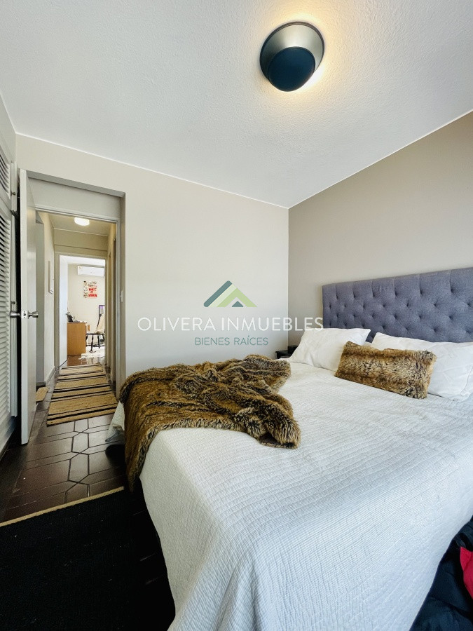 Apartamento ID.8959 - Alquiler temporario de apartamento de dos dormitorios con dos baños en Península a pasos del Puerto, Punta del Este