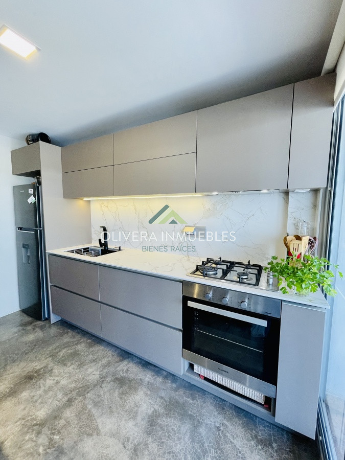 Apartamento ID.8959 - Alquiler temporario de apartamento de dos dormitorios con dos baños en Península a pasos del Puerto, Punta del Este