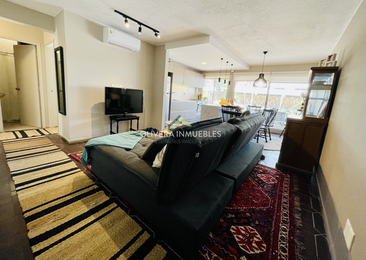 Apartamento ID.8959 - Alquiler temporario de apartamento de dos dormitorios con dos baños en Península a pasos del Puerto, Punta del Este