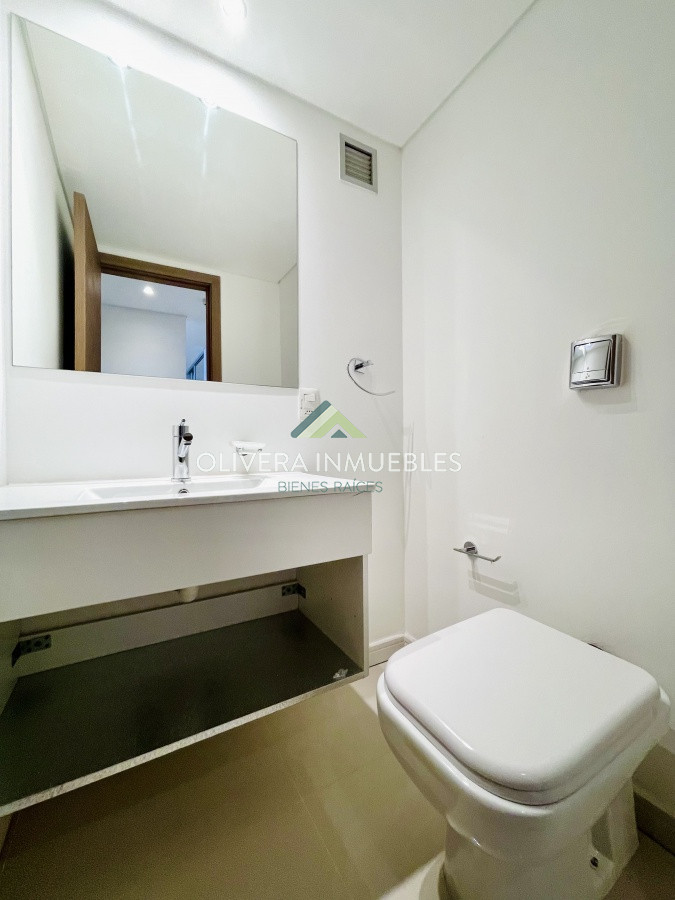 Apartamento ID.8650 - Apartamento de 2 Dormitorios y Parrillero con Vista al Mar en Playa Brava, Look Tower